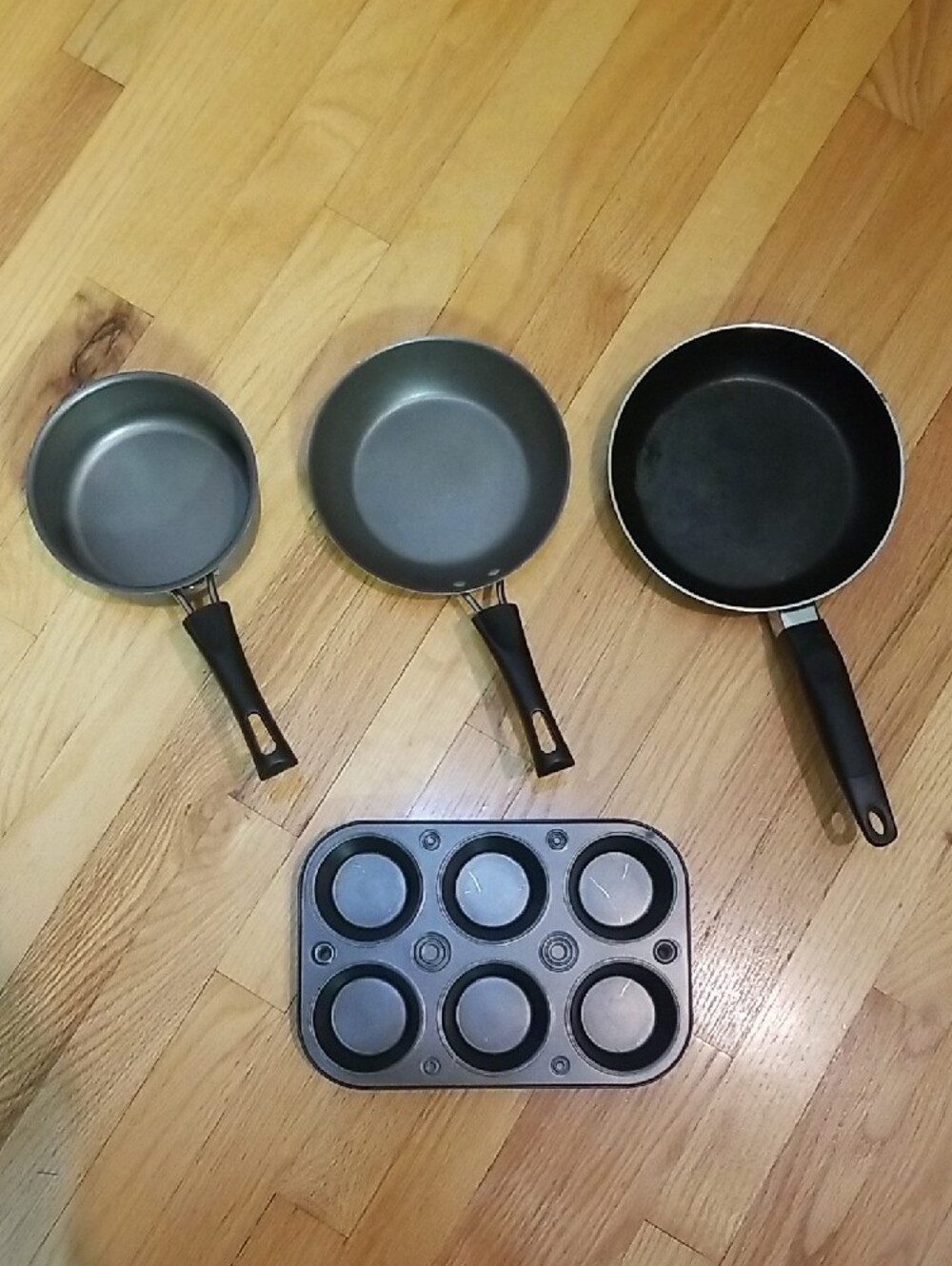 Three Pans and Six-Cup Muffin Tin Set